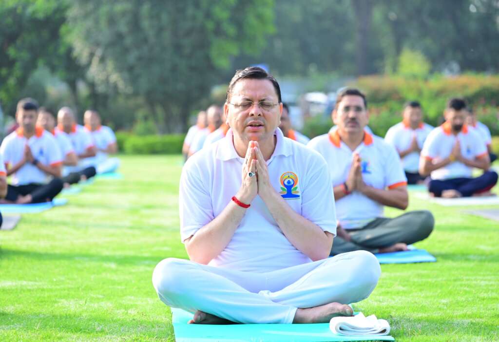 सीएम धामी ने आज किया योगा अभ्यास