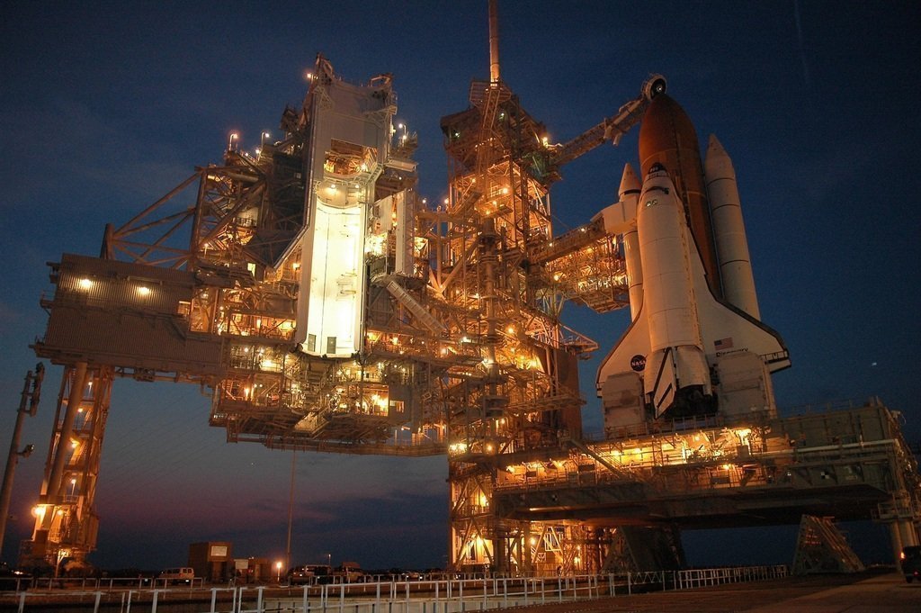 SpaceX Successfully Launches Mission to Explore Europa\’s Ocean
