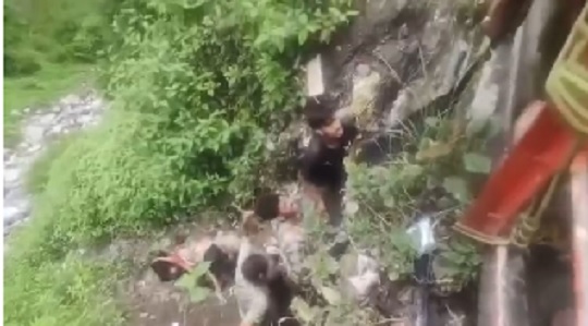 जंगलचट्टी में हुए भूस्खलन से दो की मौत, तीन घायल