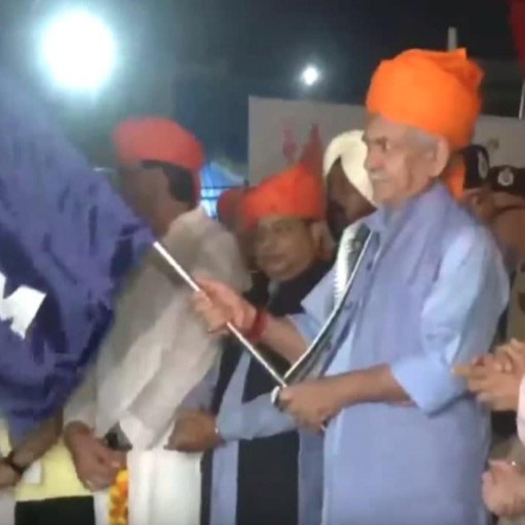 अमरनाथ यात्रा 2025 का शुभारंभ- पहले जत्थे को एलजी सिन्हा ने दिखाई हरी झंडी