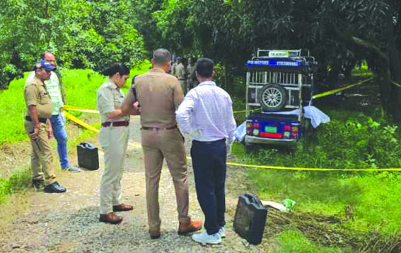 ई रिक्शा चालक की आम के बाग में गला दबाकर हत्या