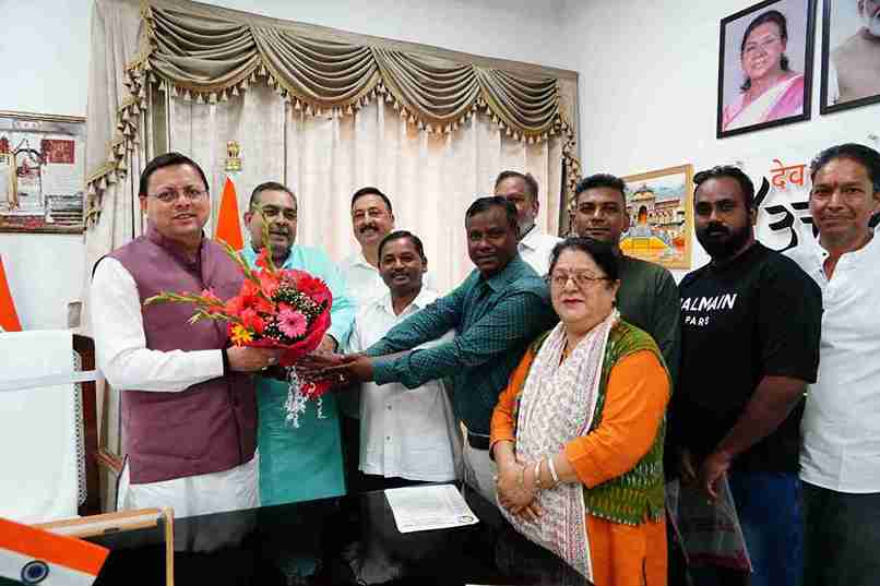 सीएम धामी से विधायकों और जनप्रतिनिधियों की शिष्टाचार भेंट, विकास संबंधी मांगों से कराया अवगत