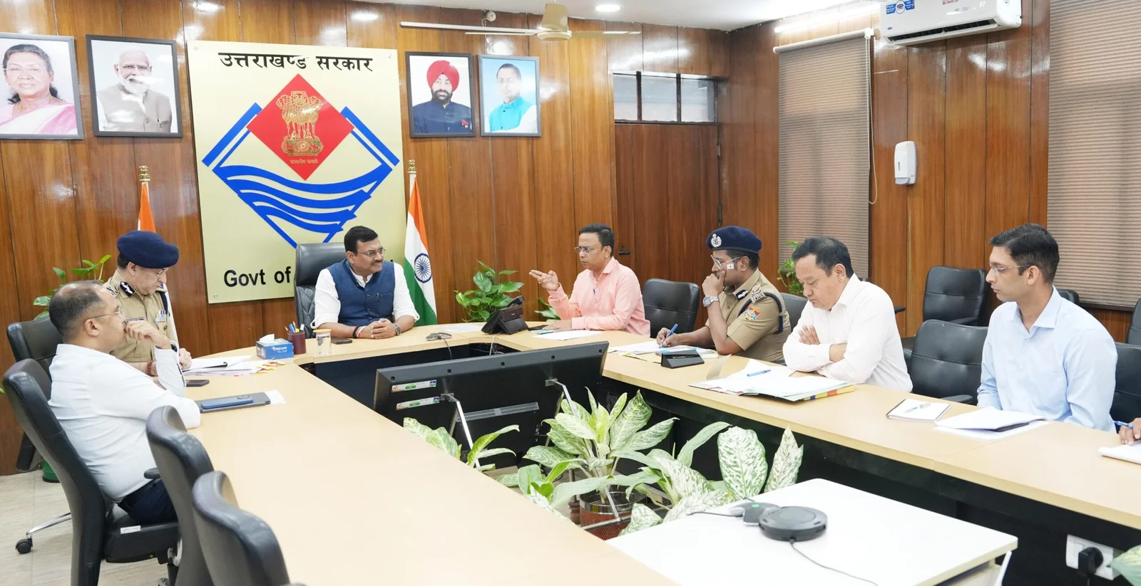 Chief Secretary ने ली प्रदेश के धार्मिक स्थलों की सुरक्षा व्यवस्थाओं को लेकर वरिष्ठ अधिकारियों के साथ बैठक