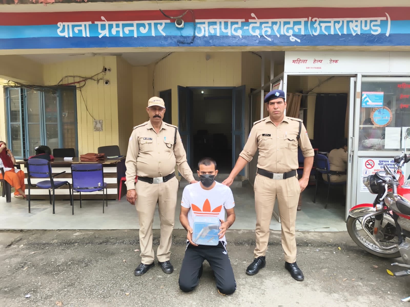प्रेमनगर स्थित हॉस्टल में फायरिंग करने वाले एक छात्र क़ो पुलिस ने किया गिरफ्तार