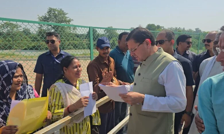खटीमा में सीएम धामी का जनता दरबार, किसानों को खाद उपलब्ध कराने के दिए निर्देश