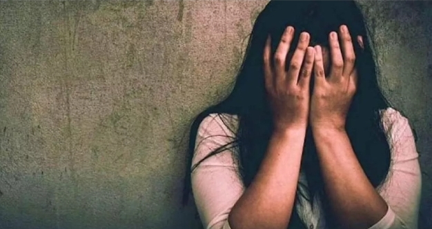 शादी का झांसा, ब्लैकमेल और धमकी : युवती की मौत के बाद दो दोस्तों पर गंभीर धाराओं में मुकदमा