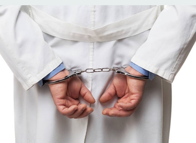 20 हजार की रिश्वत लेते डॉक्टर रंगेहाथ गिरफ्तार