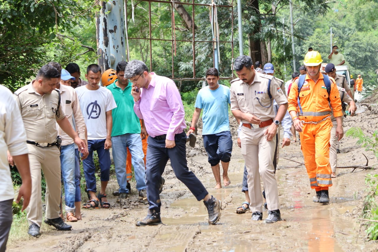 थराली में तेज़ी से जारी आपदा राहत व रेस्क्यू अभियान