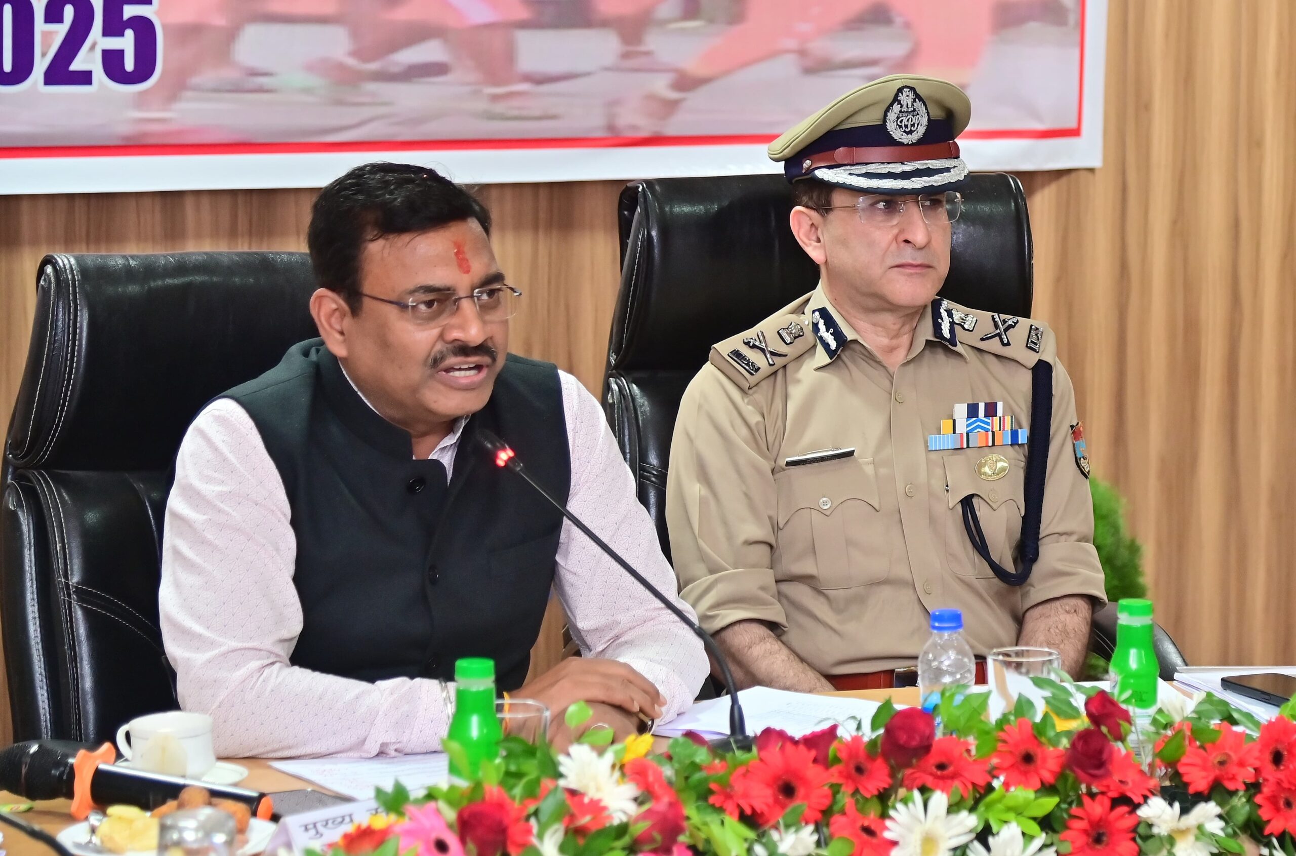 आगामी कांवड़ मेले को सरल, सुखद व सुरक्षित संपन्न कराने हेतु मुख्य सचिव आनन्द वर्धन की अध्यक्षता में इंटरस्टेट समन्वय समिति की बैठक सीसीआर सभागार में संपन्न हुई।