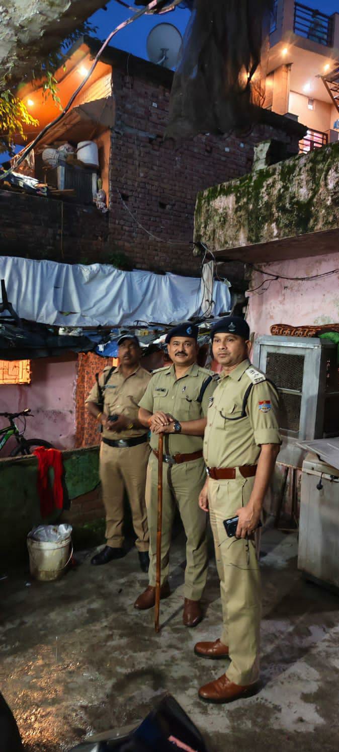 मलीन बस्तियों में नशा तस्करी की शिकायतों पर पुलिस ने चलाया चैकिंग अभियान