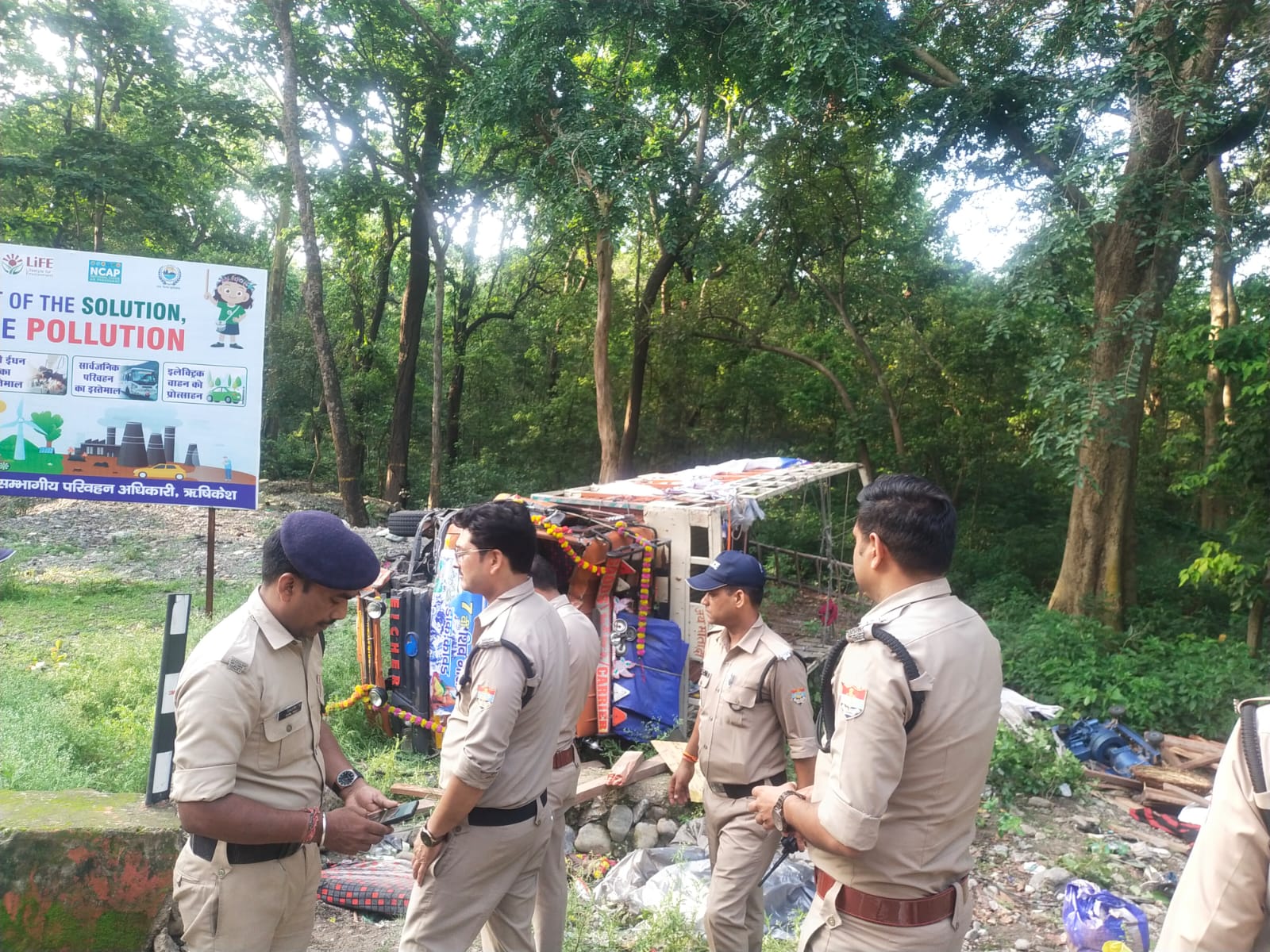 कावड़ यात्रियों के लिये संकटमोचक बनी दून पुलिस