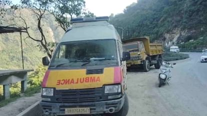 रुद्रप्रयाग में स्वास्थ्य व्यवस्था कर गई निराश, सड़क पर ही हुआ प्रसव