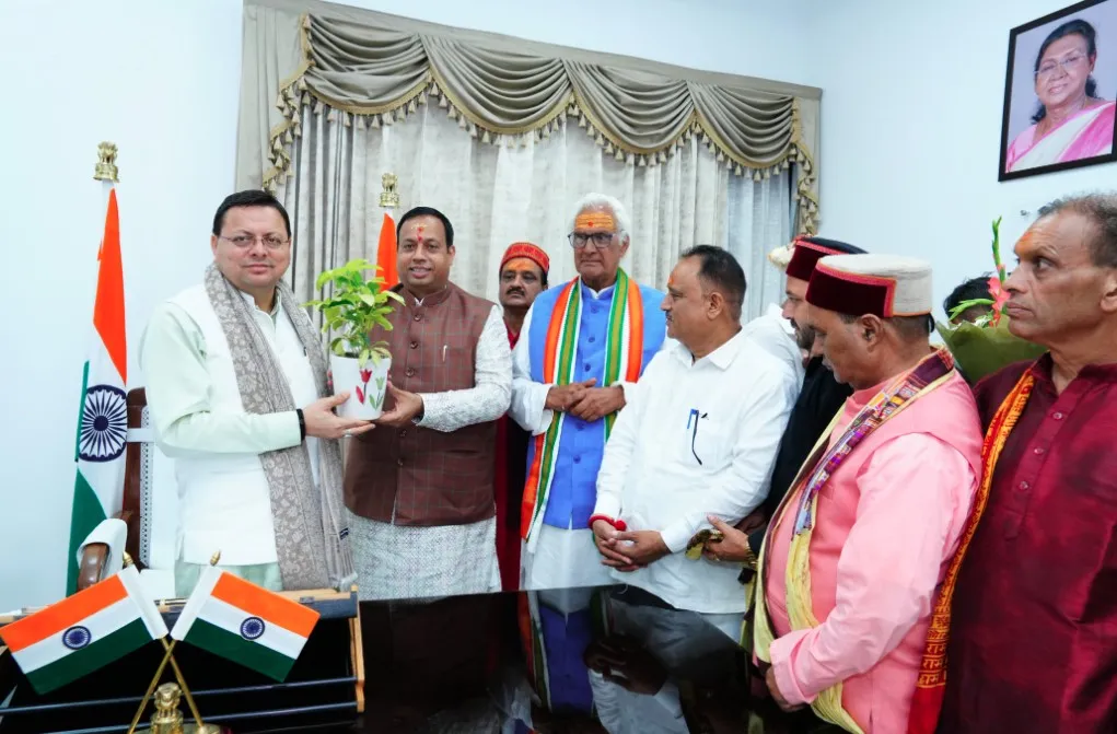 बद्री-केदार मंदिर समिति के प्रतिनिधिमंडल ने सीएम धामी से की मुलाकात