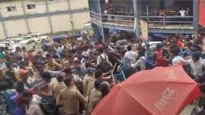 भारी बारिश अलर्ट के बीच केदारनाथ यात्रा रोकने पर सोनप्रयाग में पुलिस व यात्रियों के बीच नोकझोंक का वीडियो वायरल