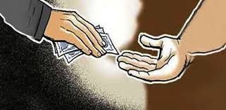 सतपुली के उपकोषाधिकारी रिश्वत लेते रंगेहाथ गिरफ्तार