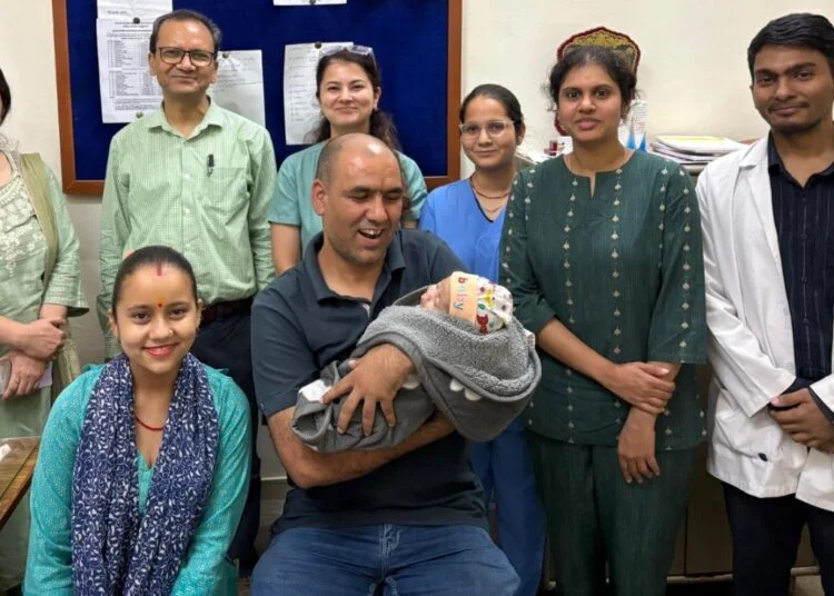 हिमालयन अस्पताल में जटिल सर्जरी से नवजात को नई जिंदगी