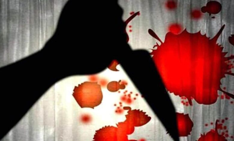 धारदार हथियार से युवक की हत्या