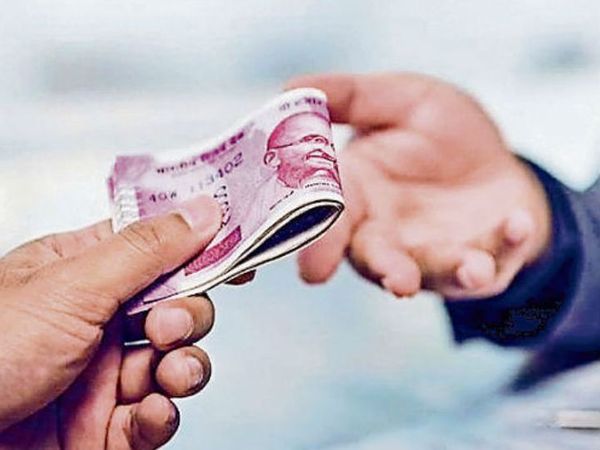 Big breaking :-रिश्वत लेते हुए रंगे हाथ पकड़े गए मंडी समिति काशीपुर के प्रभारी सचिव – सतर्कता विभाग की कार्रवाई