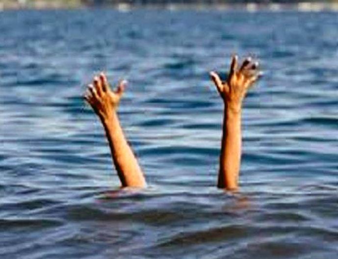 विकासनगर: हसनपुर में बारिश के पानी से भरे गड्ढे में गिरे दो मासूम, एक की मौत, दूसरी की हालत गंभीर