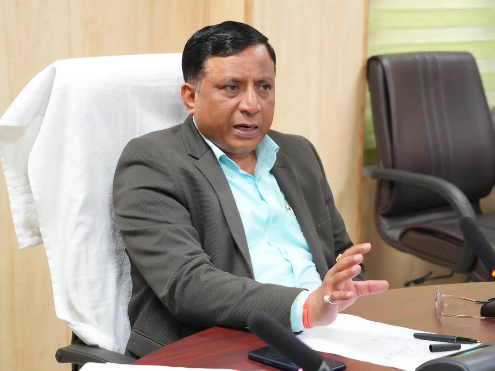 हेम भट्ट मामले में बंशीधर तिवारी का भरोसा, पुलिस पर त्रिवेंद्र का हमला