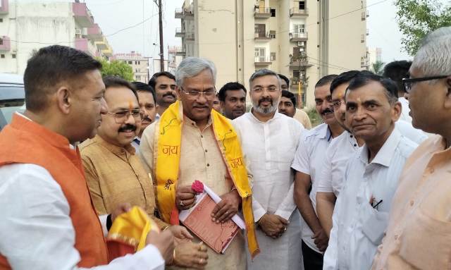 सांसद त्रिवेंद्र ने अपने एक साल के कार्यकाल में जनसेवा विकास और संवाद के नए मानदंड किये स्थापित